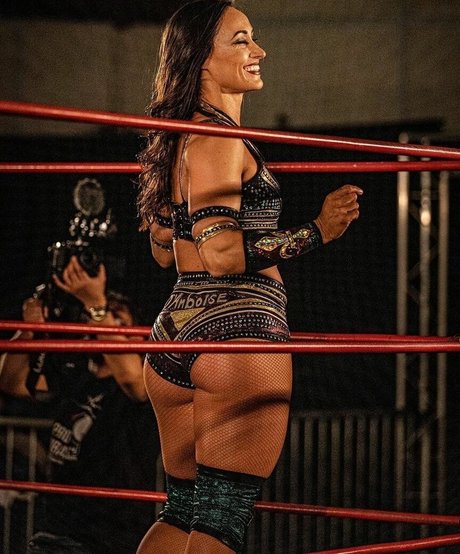 Ashley DAmboise schauspielerin nackte fotos