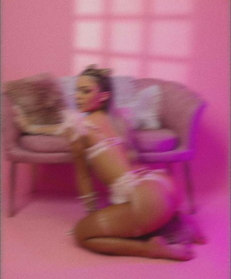 Ema Radujko porno nackt fotos