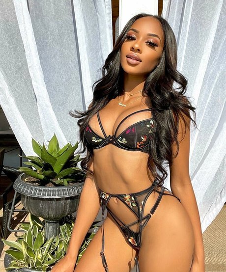 Breann Llewelyn erotische hübsche galerie