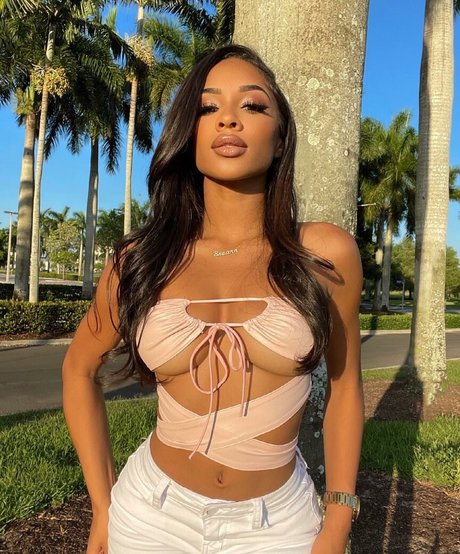 Breann Llewelyn erwachsene erotische foto