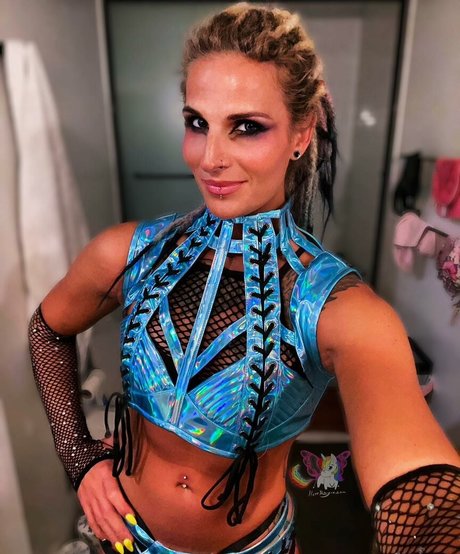 Hottrayne nackt hübsche foto