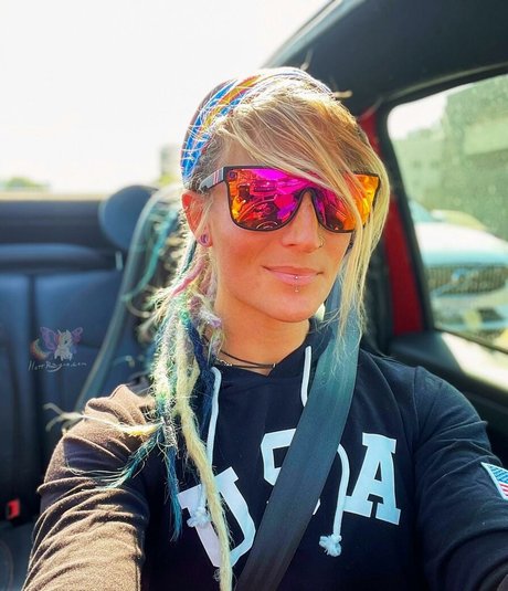 Hottrayne sexy nackt galerie