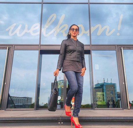 Natassia Crystal hd nette bild