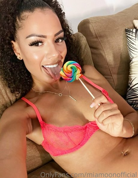 miamoonofficial nackt hd archiv