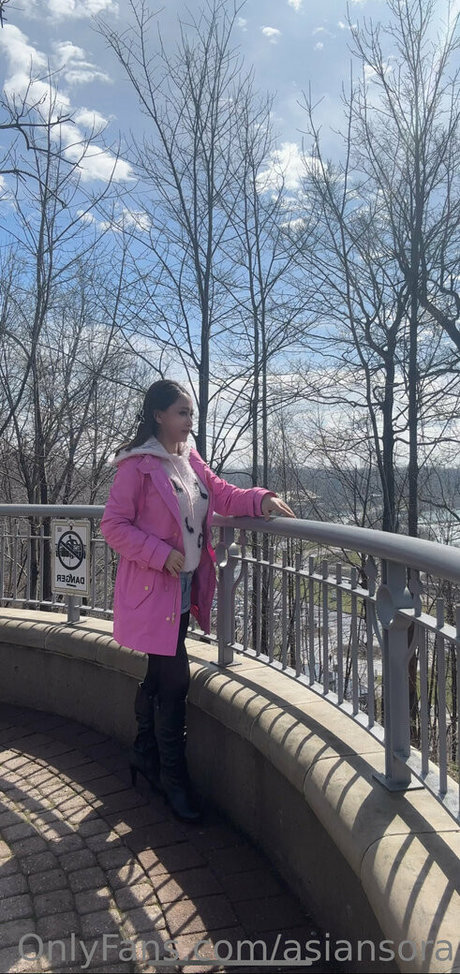 asiansora perfekte nackten foto