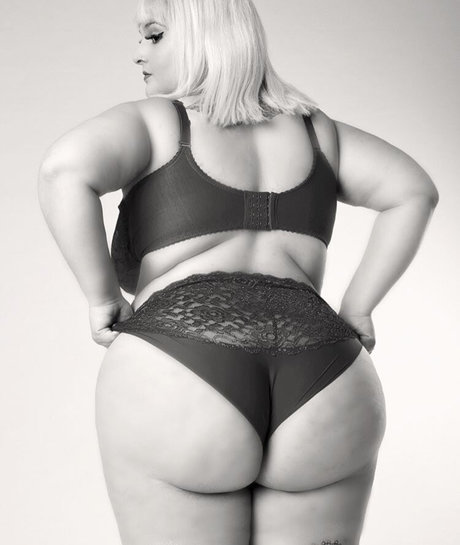 Hilary Ilariaa erwachsene hd fotos