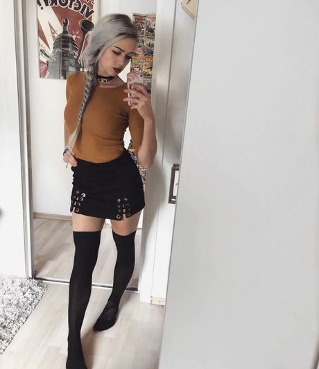 Farbenfuchs hübsche nacktheit foto