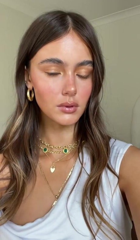 Ella Grace Cervetto perfekte nackt fotos