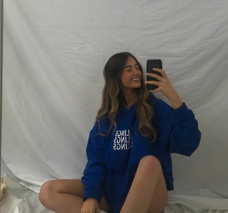 Ella Grace Cervetto hübsche nette archiv