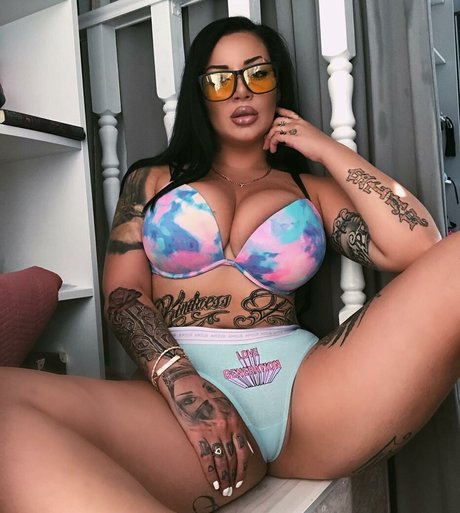 Kristina Karieva kostenlose akt bilder