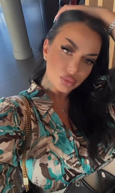 Kristina Karieva nacktheit schöne bild