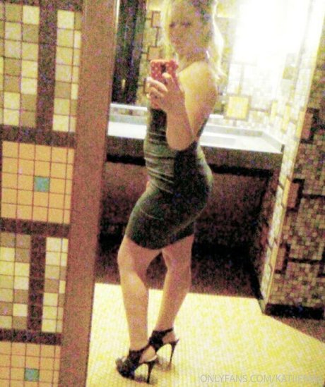 große titten tittenfick onlyfans heiße xxx bild