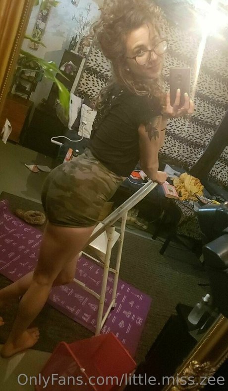 little miss zee kostenlose erotische galerie