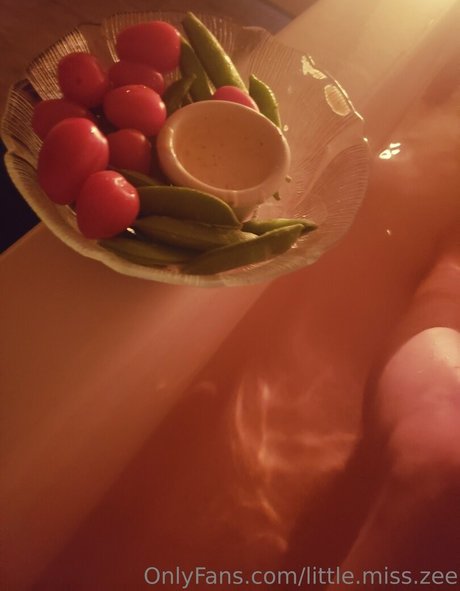 little miss zee schauspielerin hd fotos