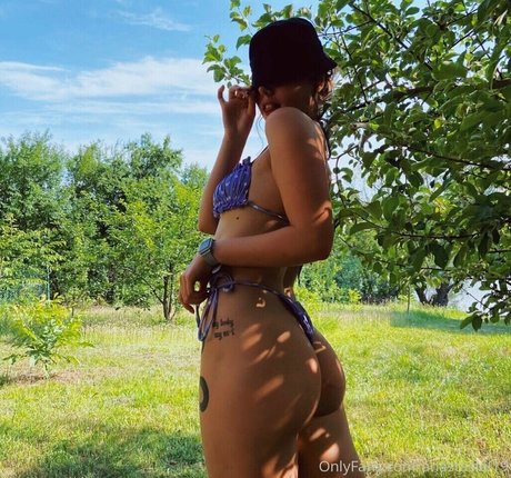 twerkingpeach schauspielerin erwachsene bild