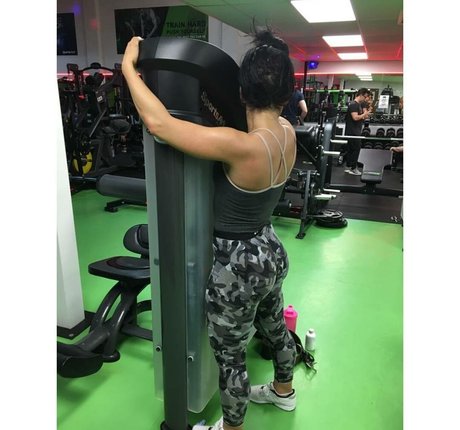 Suzy Hanah top sex fotos