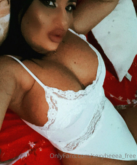 sexybeeea free model perfekte bild