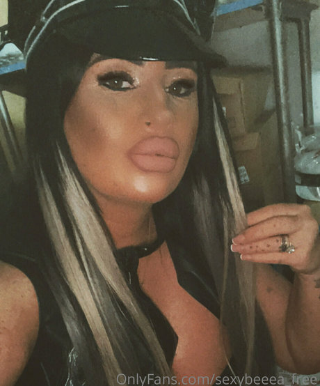 sexybeeea free pornostar xxx bild