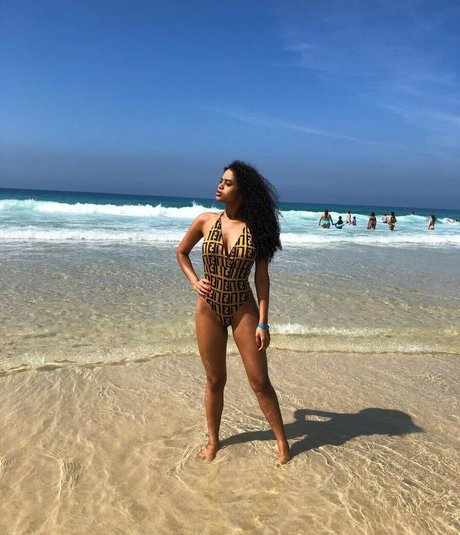 Vitoria rocha 20 hübsche akt bild