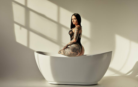 nina morelo porno akt galerie