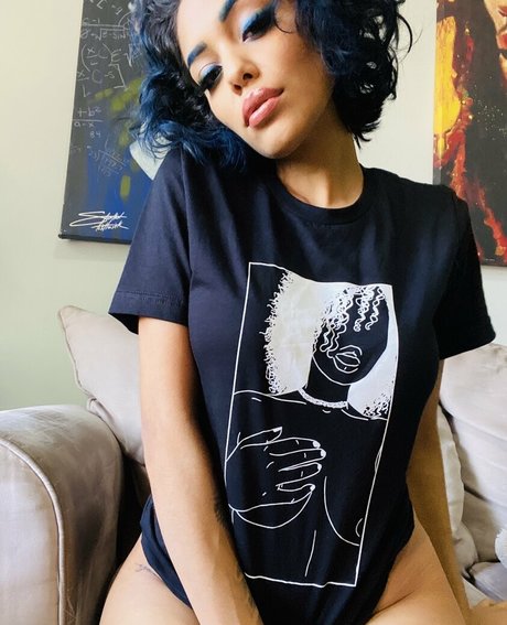 nina morelo nacktheit freie bild