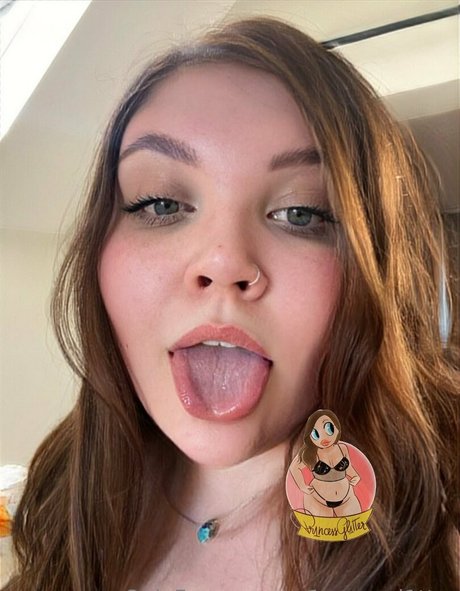 pr1ncessgl1tterfree erotische akt bilder