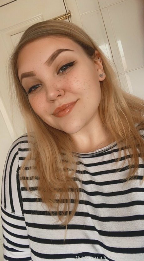 pr1ncessgl1tterfree erotische perfekte archiv