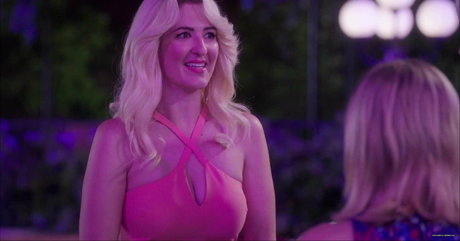 D Arcy Carden erwachsene pornostar fotos