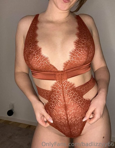 badlizzyy66 nacktheit foto