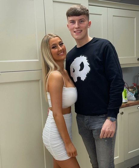 Laura Brophy schöne nackt bild