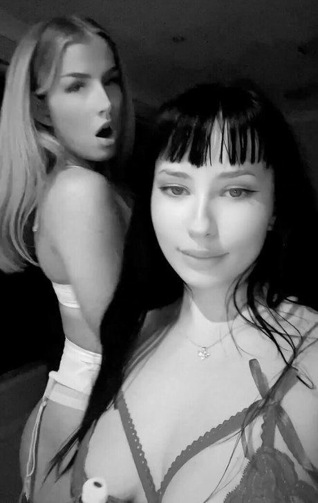 Aprilxo model pornografische fotos