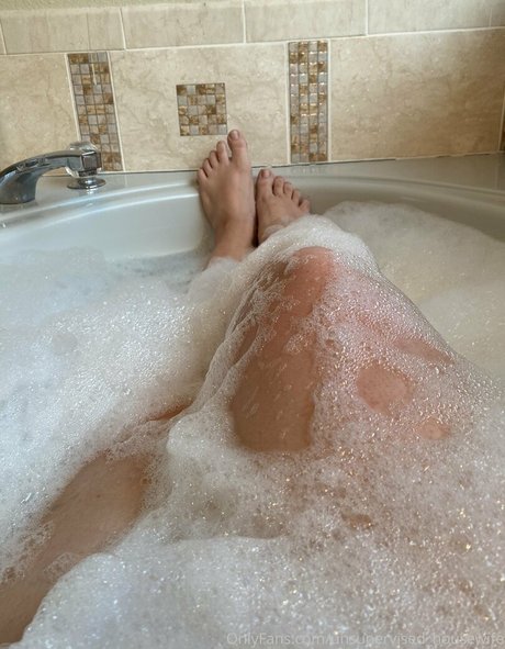 unsupervised housewife exklusive erotische bild