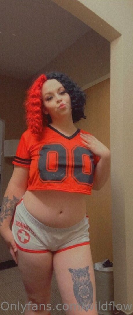 behaarte achseln onlyfans kunst heiße foto