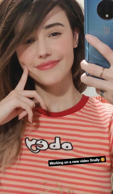 Catplant ASMR model nacktheit bild