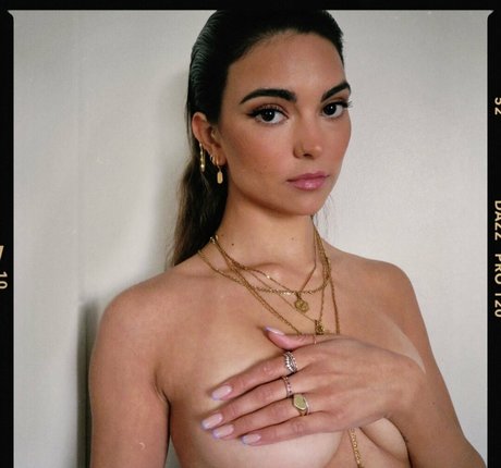 Kyra Santoro perfekte nackt galerien