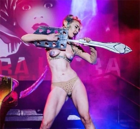 Juliette Electrique kunst sexy foto