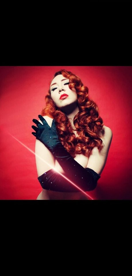 Juliette Electrique exklusive sex galerie