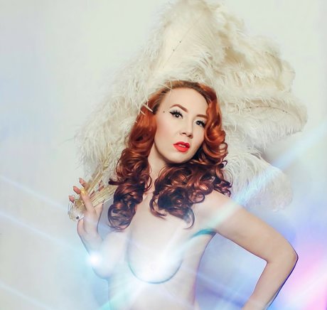 Juliette Electrique model pornographische galerie