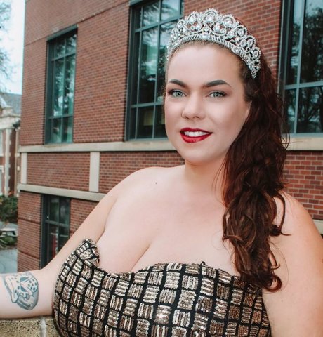 Ashleigh Dunn model galerien