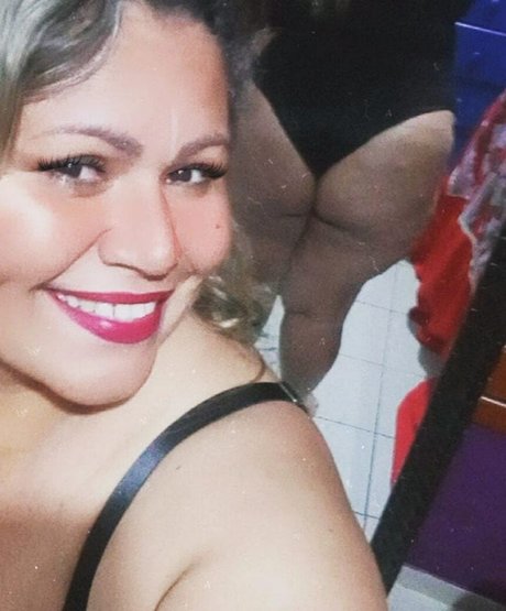 Elizabeth Delmondes sexy pornografische foto