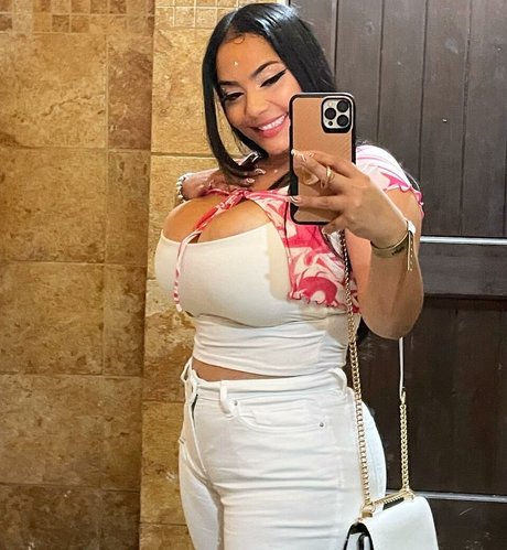 Jaki Oppai porno erwachsene galerie