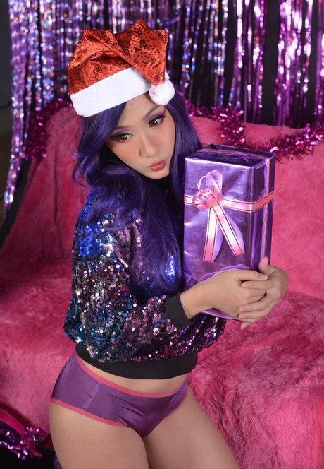 Lola Zeita top exklusive galerie