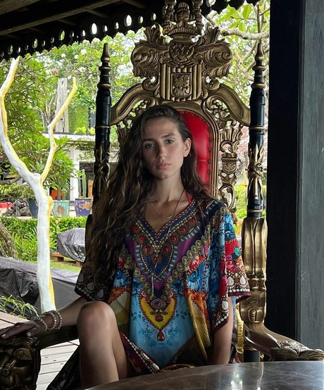 Iulia Girbu exklusive heiße galerien