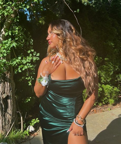 Abby C erwachsene perfekte bilder