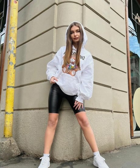 Elisa Esposito exklusive nackte fotos