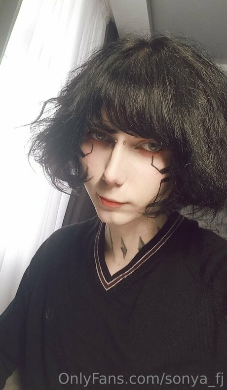 sonya fj nackt sexy bilder