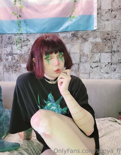 sonya fj top nackt galerie