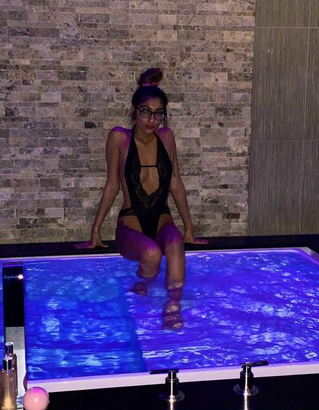 Jenelle Mathew kostenlose pornografische archiv