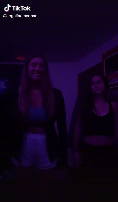 Angelica Meehan model nackten bilder