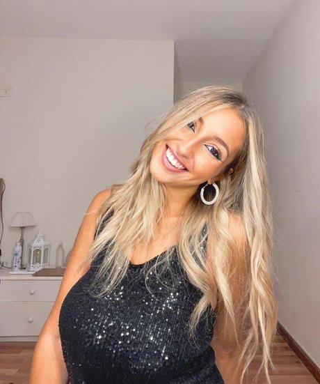 BustyAna porno erwachsene galerie